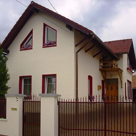 דירות Zărneşti Casa Magdalena מראה חיצוני תמונה